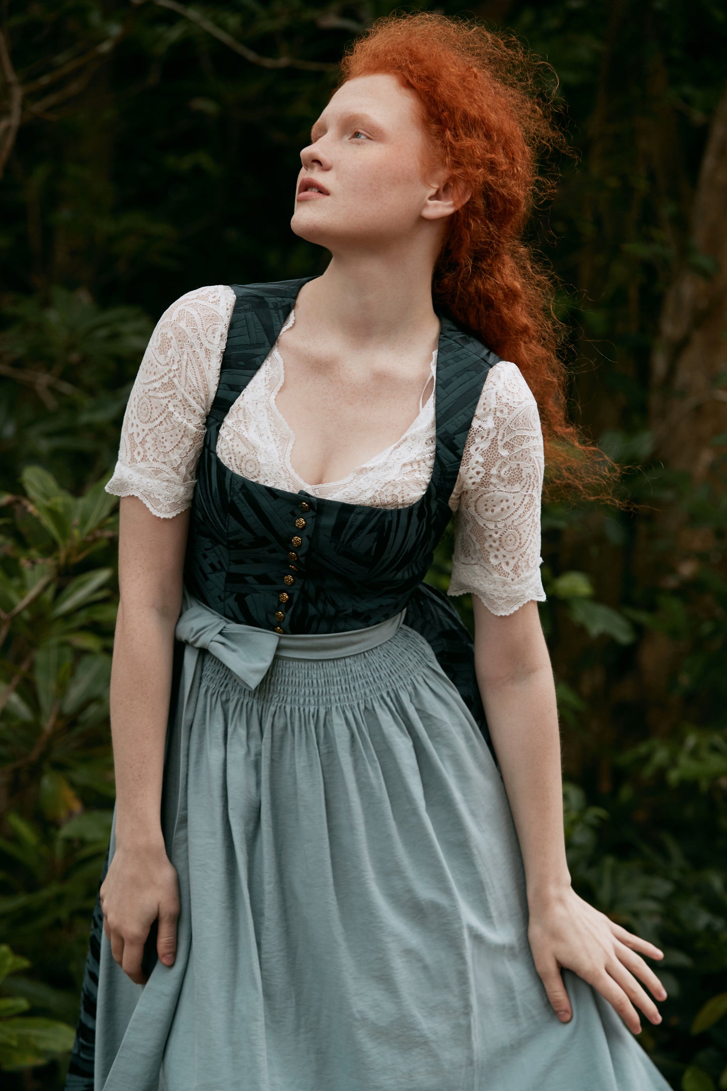 DIRNDL ROSALIE IN DUNKLES BLAU