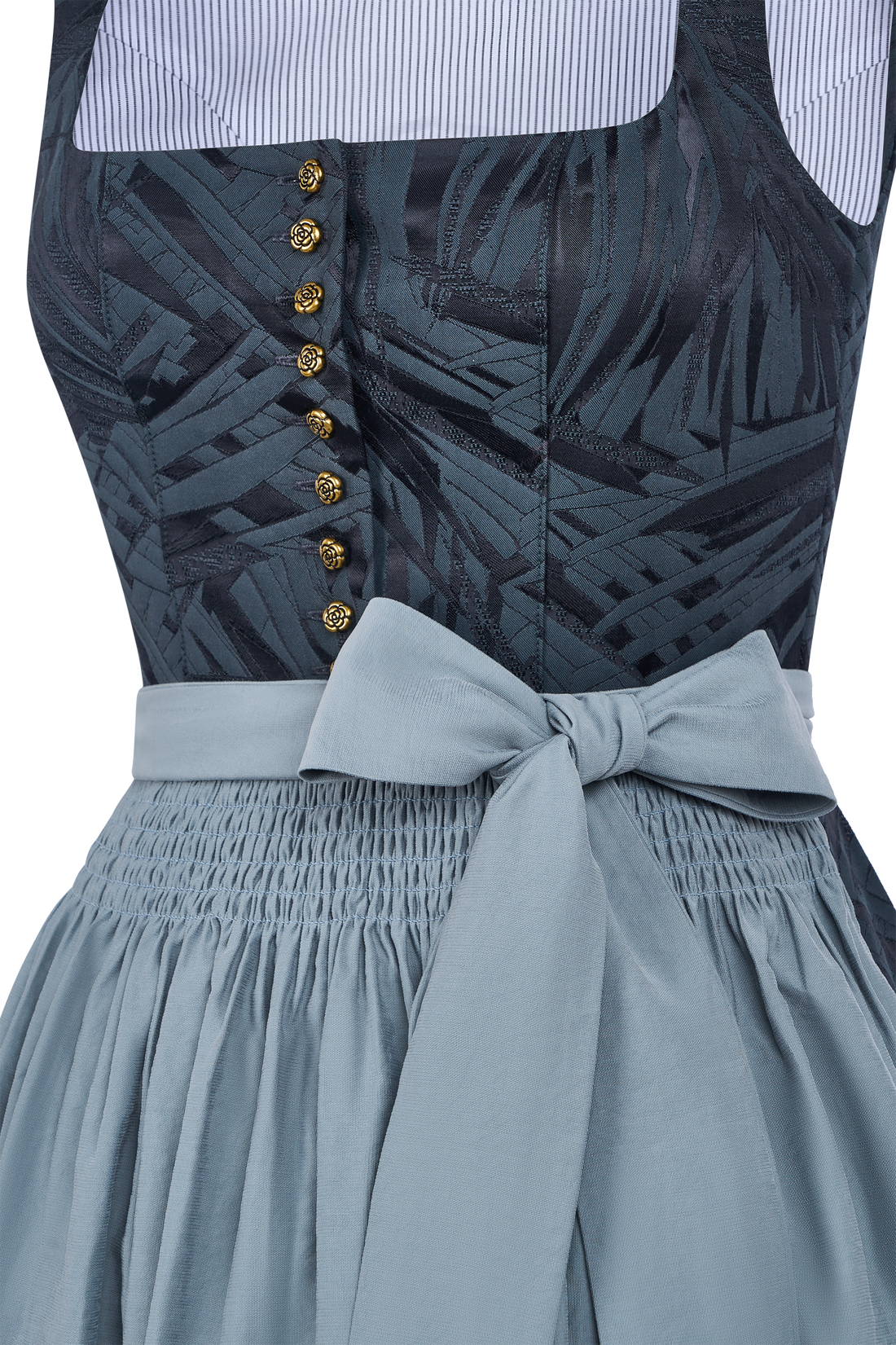 Vom Bauernkleid zur Haute Couture: Die evolutionäre Modereise des Dirndls