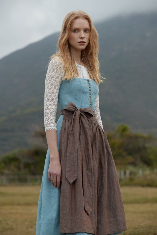 Dirndl-Stil revolutionieren: Vom traditionellen Kleid zum modernen Mode-Statement