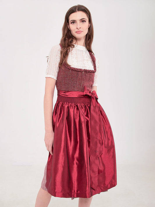Dirndl Trends 2025: Modische Revolution zwischen Tradition und Innovation