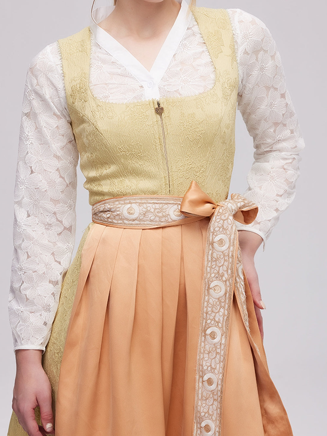2025: Die Evolution des Dirndl-Stils – Von der Tradition zur modernen Mode in Deutschland