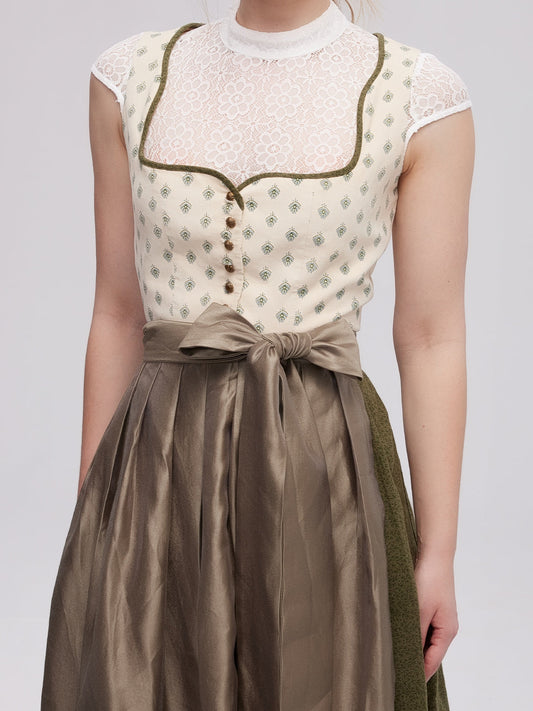 Dirndl Revival: Die zeitlose Eleganz traditioneller Tracht in modernen Zeiten