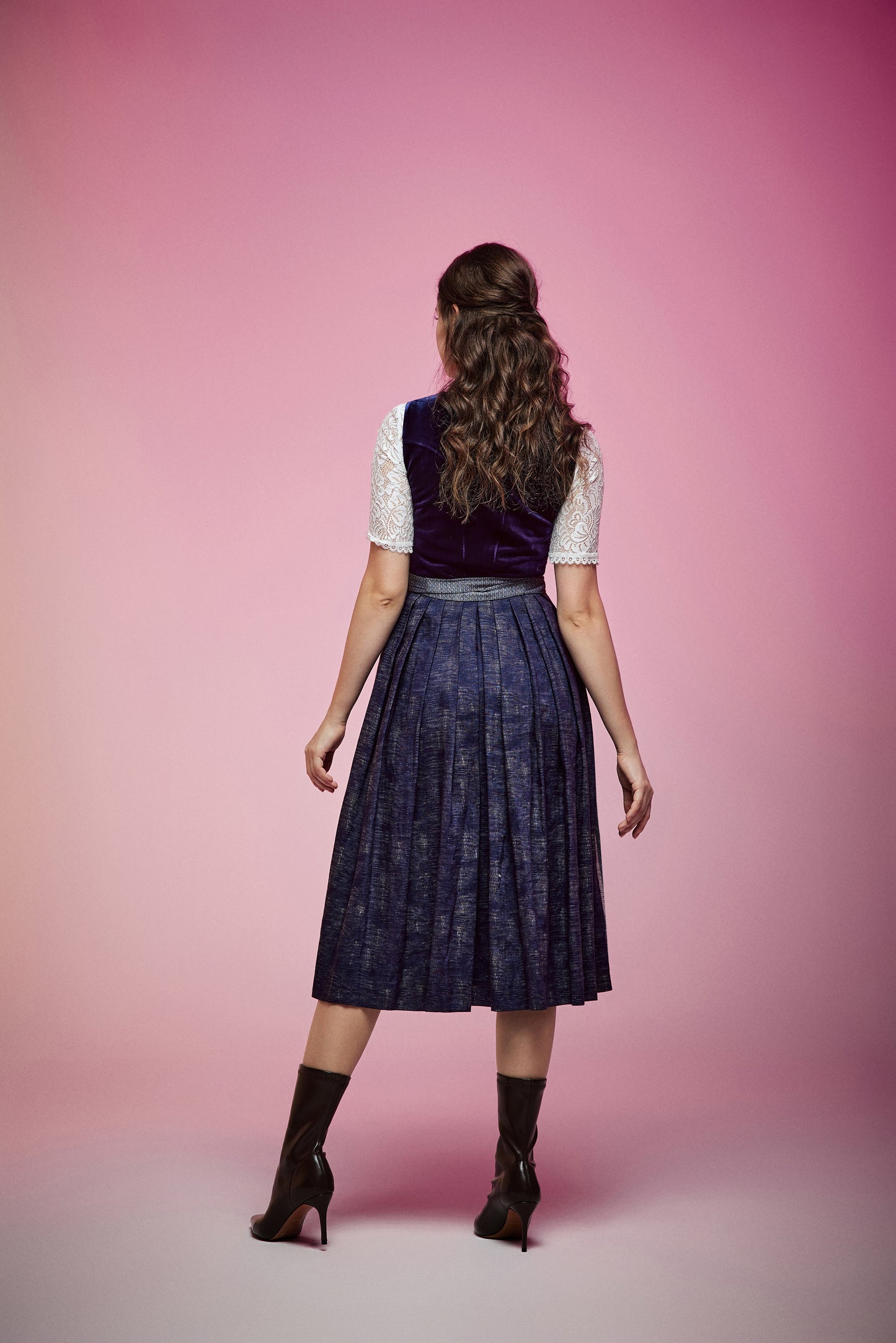 SAMT DIRNDL ADELA IN BLAU mit 2 SCHÜRZEN