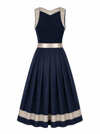 Dirndl Marie in Mitternachtsblau mit Champagner Schürze - Rückansicht