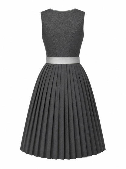 Dirndl Katharina in Graphit mit Perlgrau Schürze - Rückansicht