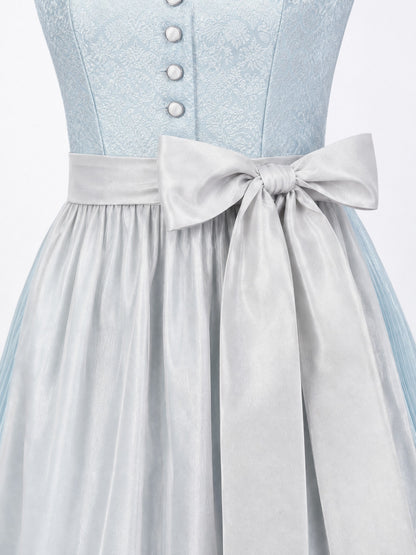 Dirndl Luise in Eisblau mit Perlgrau Schürze - Detailansicht Taille und Schleife