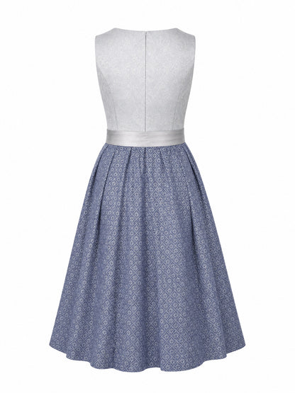 Dirndl Klara in Silberblau mit Perlgrau Schürze - Rückansicht