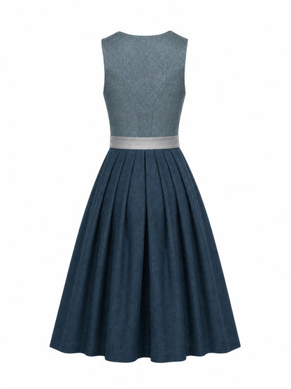 Dirndl Sophia in Rauchpetrol mit Pewtergrau Schürze - Rückansicht