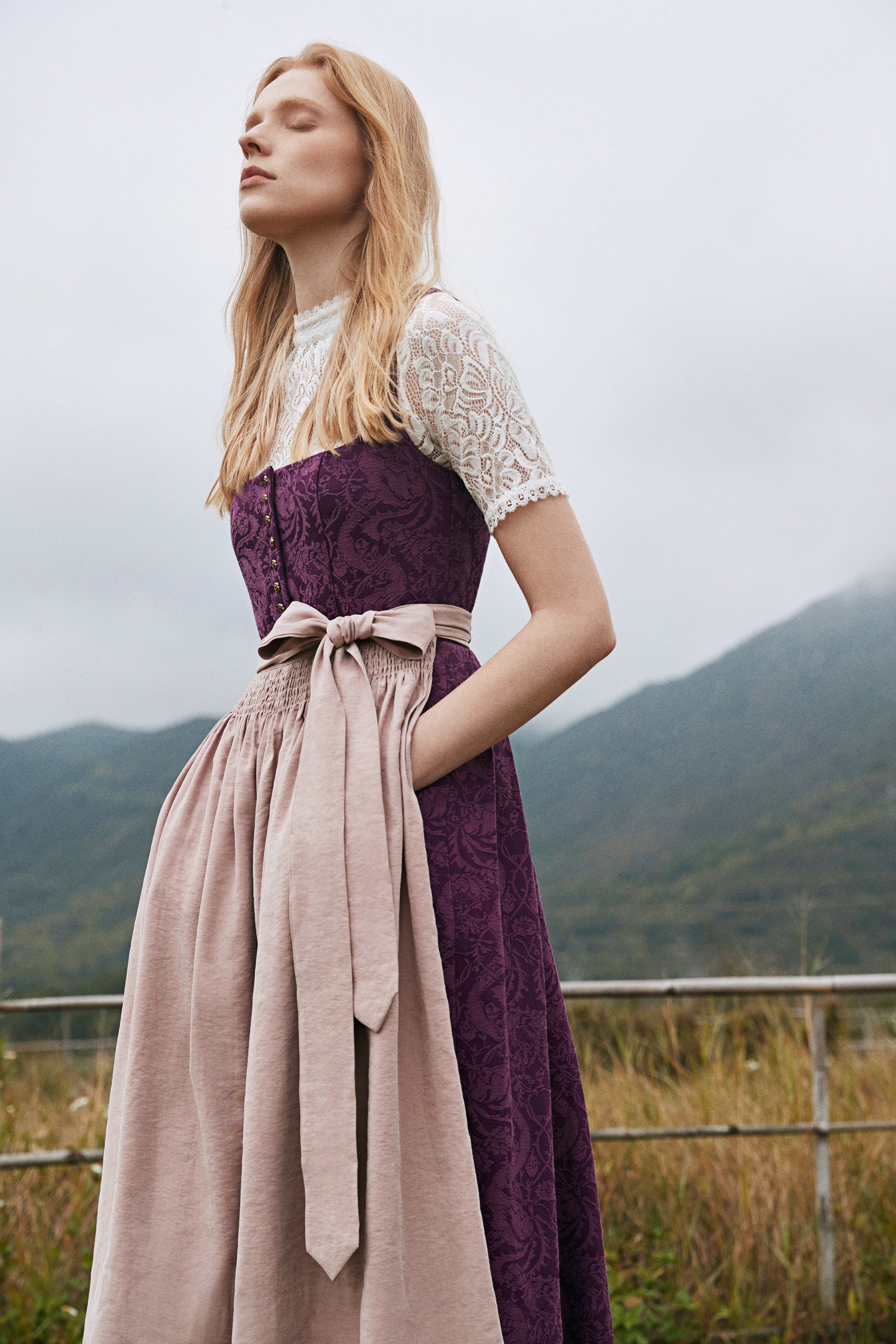 Mei Dirndl Is Grad In Der Wäsch DIRNDL ROSALIE IN LILA – Ja, Mei! Online Shop